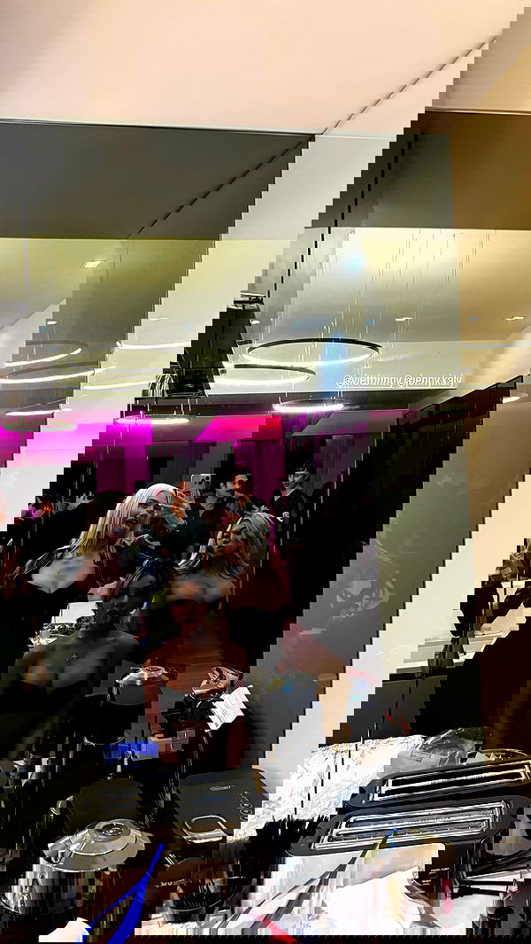 alexandramarianna alexandramarianna archive image