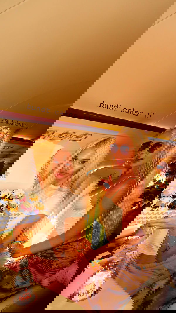 alexandramarianna alexandramarianna archive image