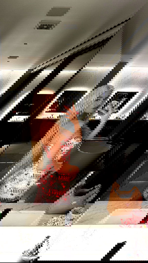 alexandramarianna alexandramarianna archive image