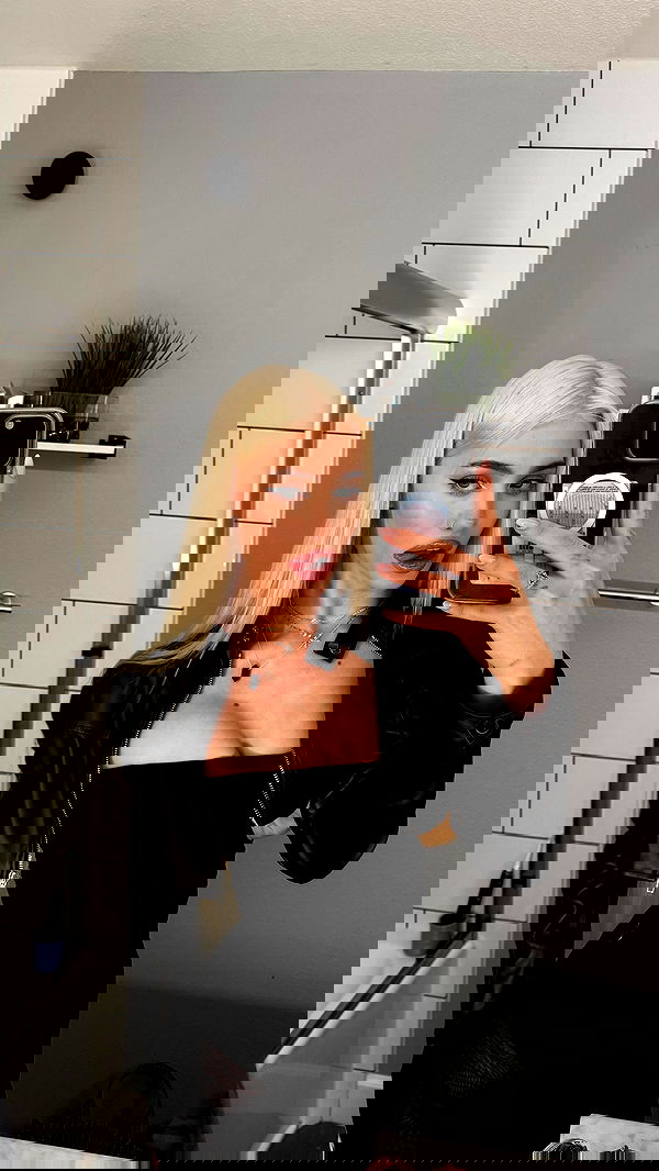 alexandramarianna alexandramarianna archive image