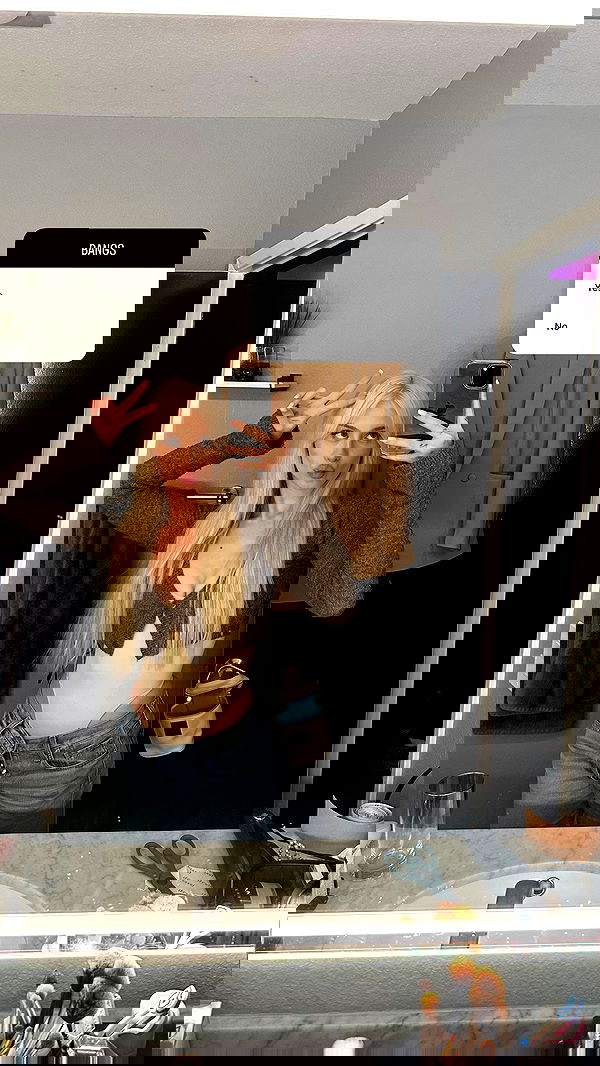 alexandramarianna alexandramarianna archive image