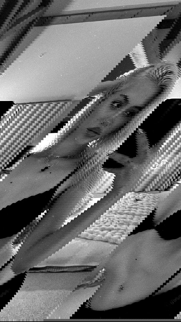 alexandramarianna alexandramarianna archive image