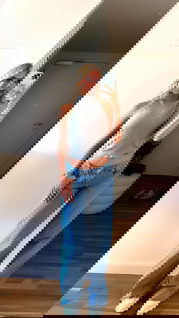 alexis.blond alexis.blond archive image