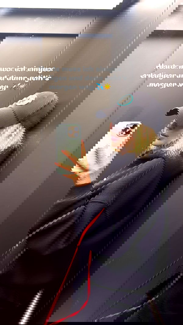 alexis.blond alexis.blond archive image