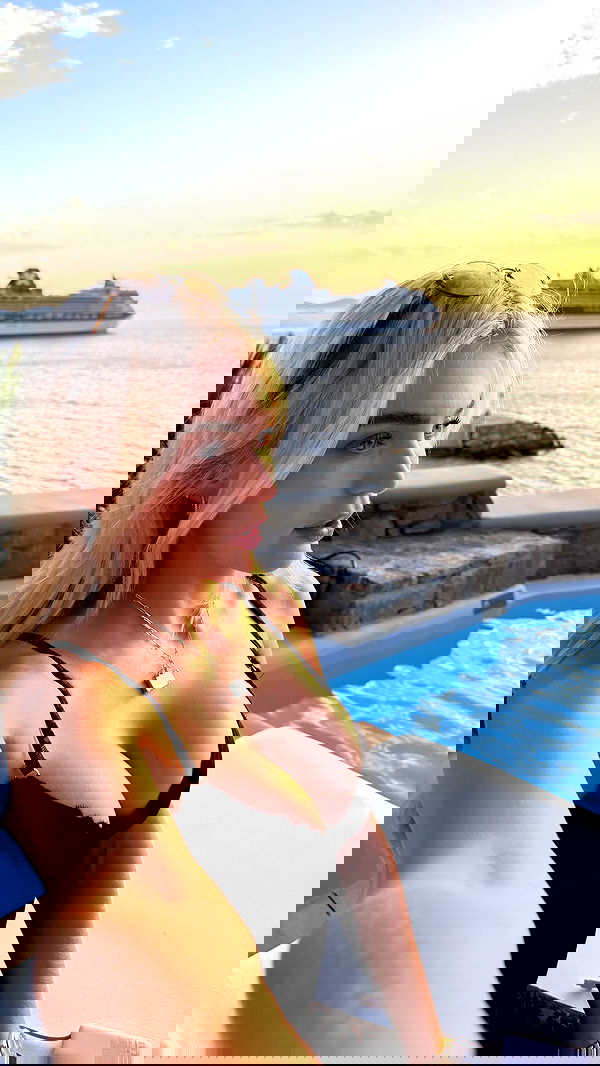 alexis.blond alexis.blond archive image