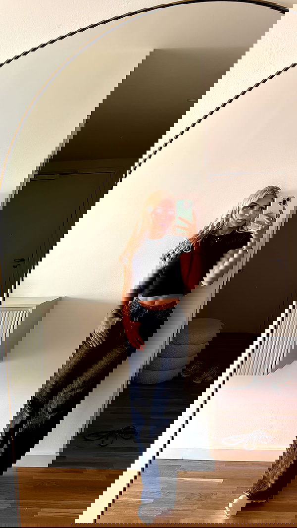 alexis.blond alexis.blond archive image