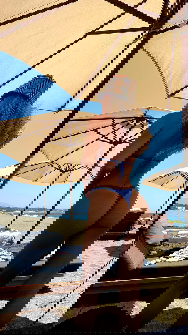 alexis.blond alexis.blond archive image