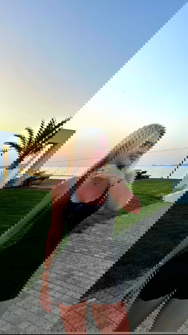 alexis.blond alexis.blond archive image