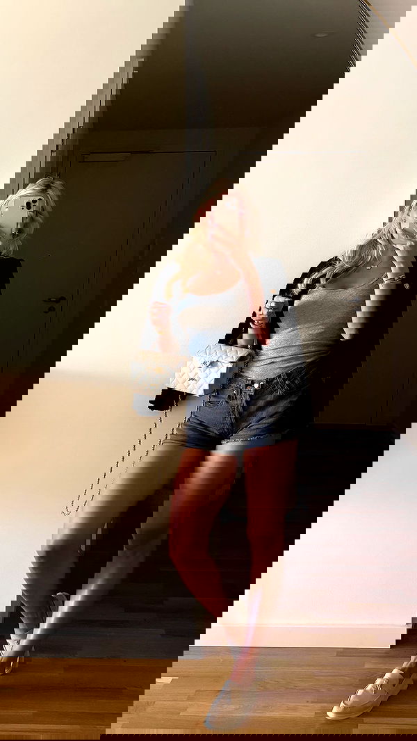 alexis.blond alexis.blond archive image