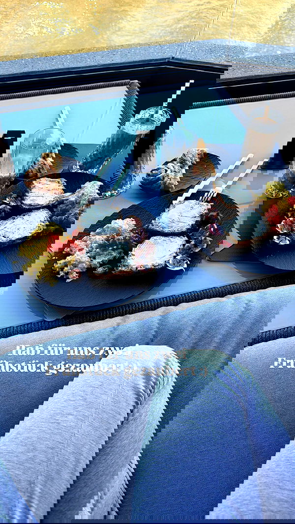 alexis.blond alexis.blond archive image