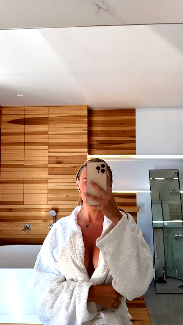 alexisshv instagram image archive image