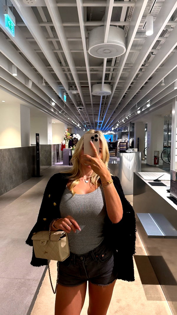 alexisshv instagram image archive image