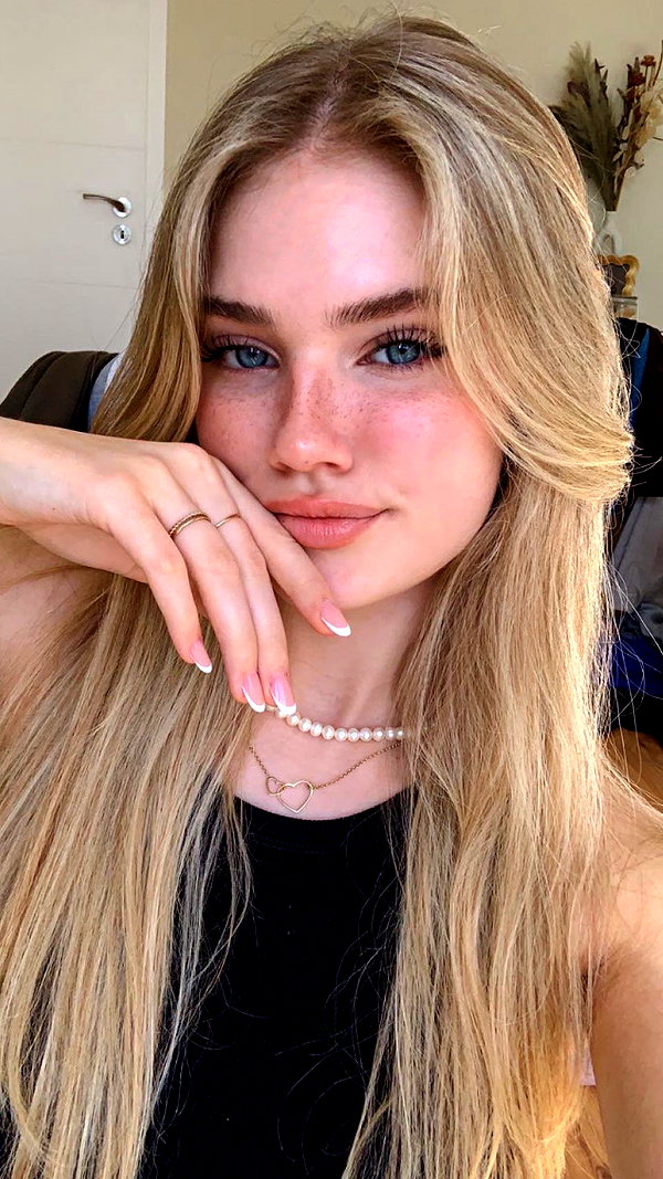alina_mtsn instagram image archive image