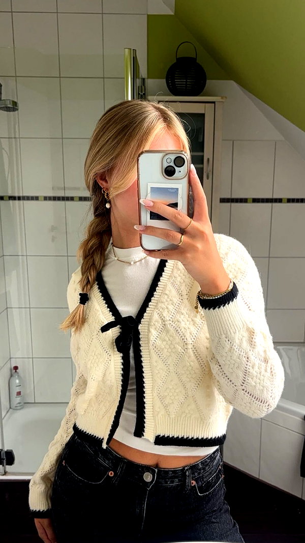 alina_mtsn instagram image archive image