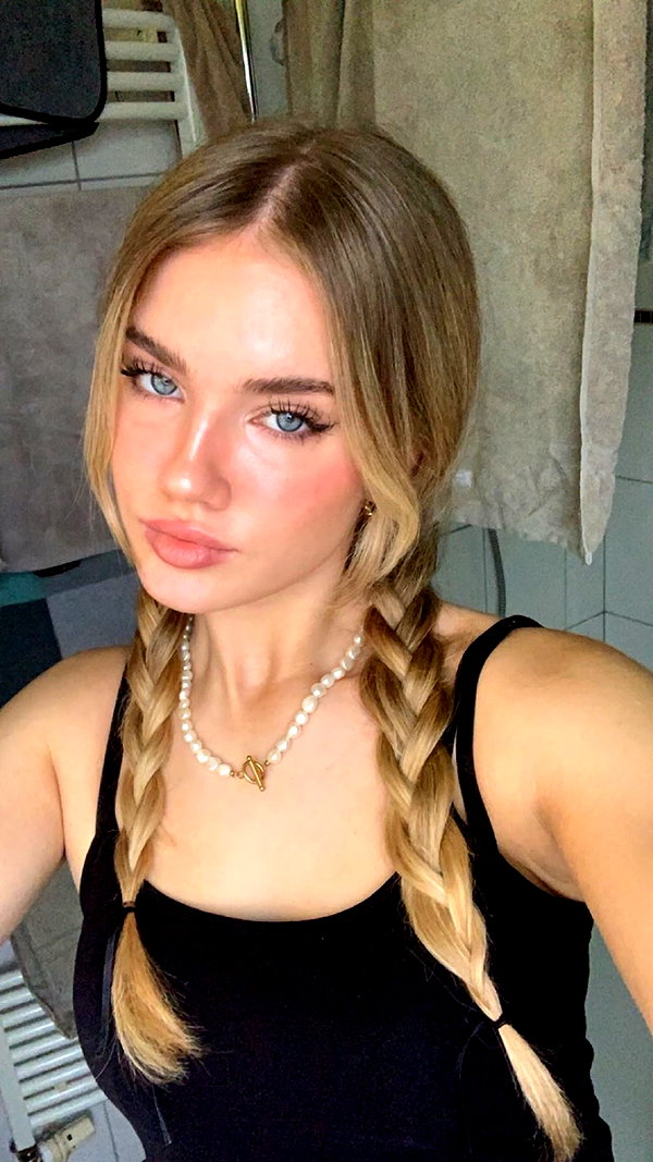 alina_mtsn instagram image archive image