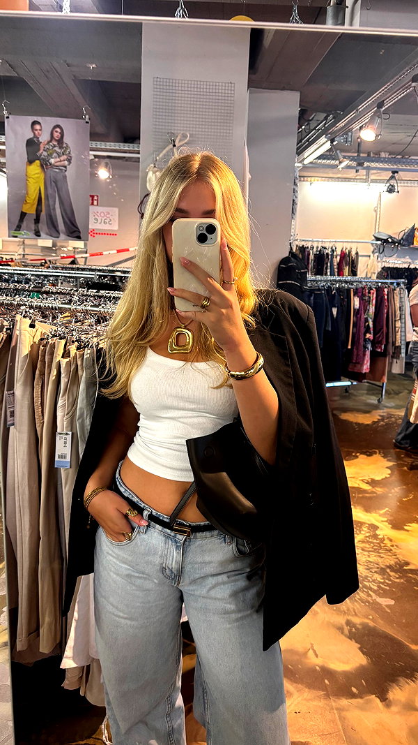 alina_mtsn instagram image archive image