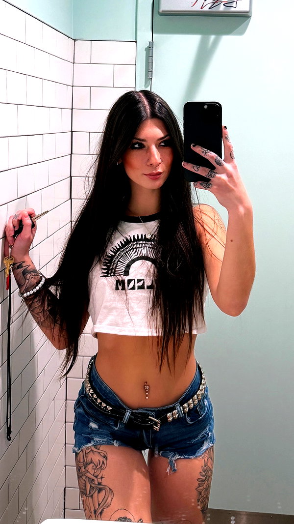allie_paigexoxo instagram image archive image