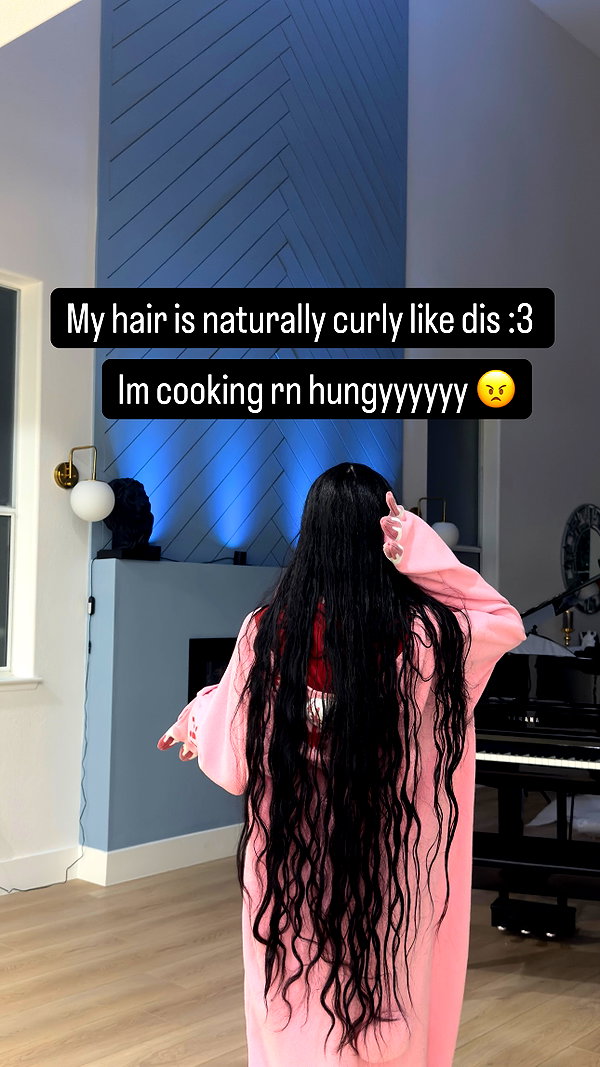 alyri_tv instagram image archive image