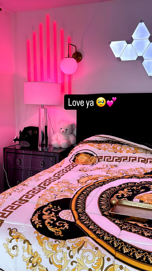 alyri_tv instagram image archive image