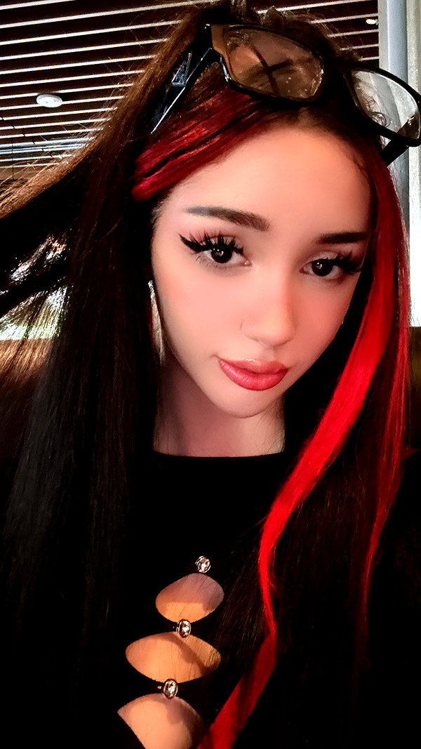 alyri_tv instagram image archive image