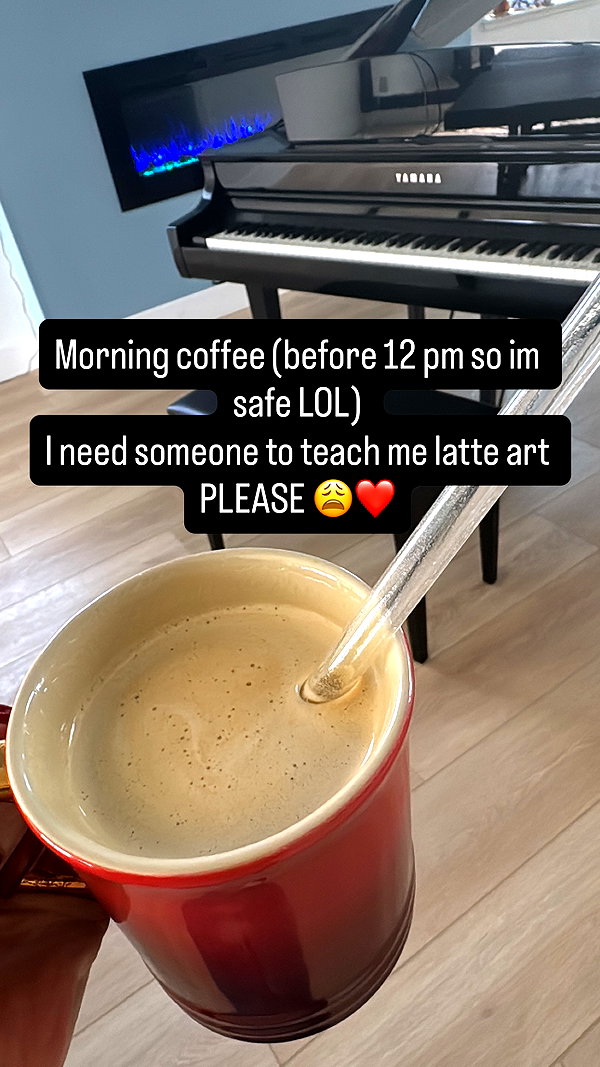 alyri_tv instagram image archive image