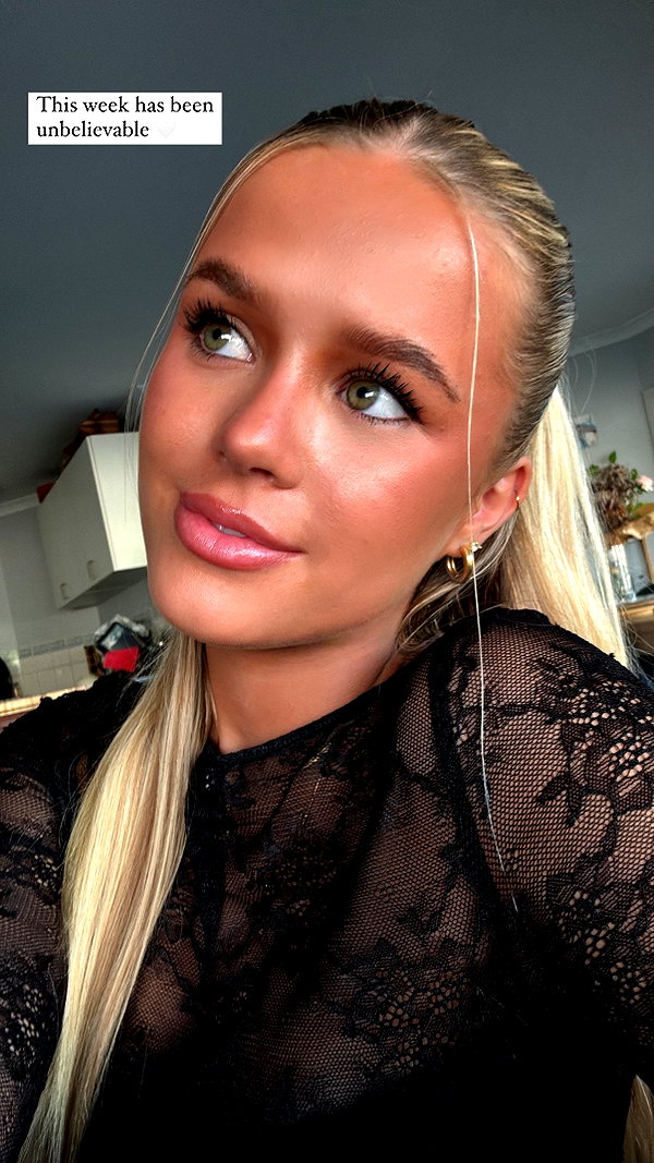 anika.wicks instagram image archive image