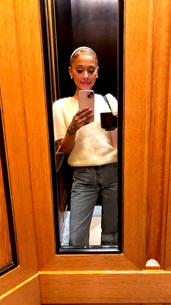 arianagrande instagram image archive image