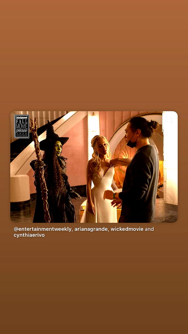 arianagrande instagram image archive image