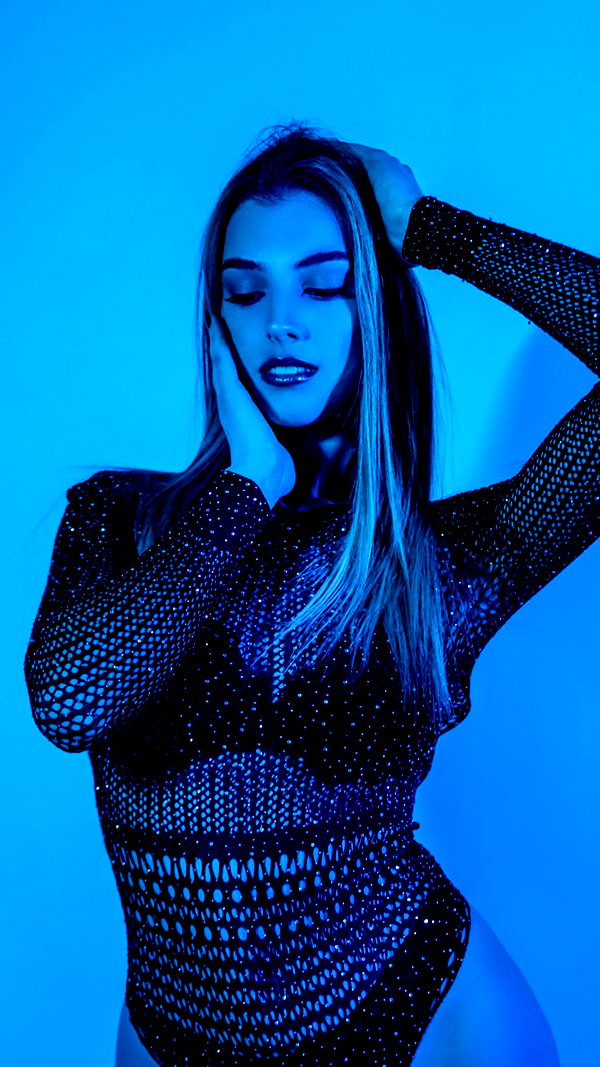 ariannachiaravalle_ instagram image archive image