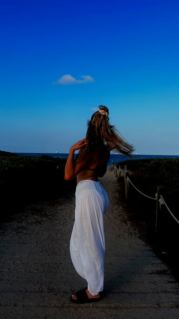 ariannachiaravalle_ instagram image archive image