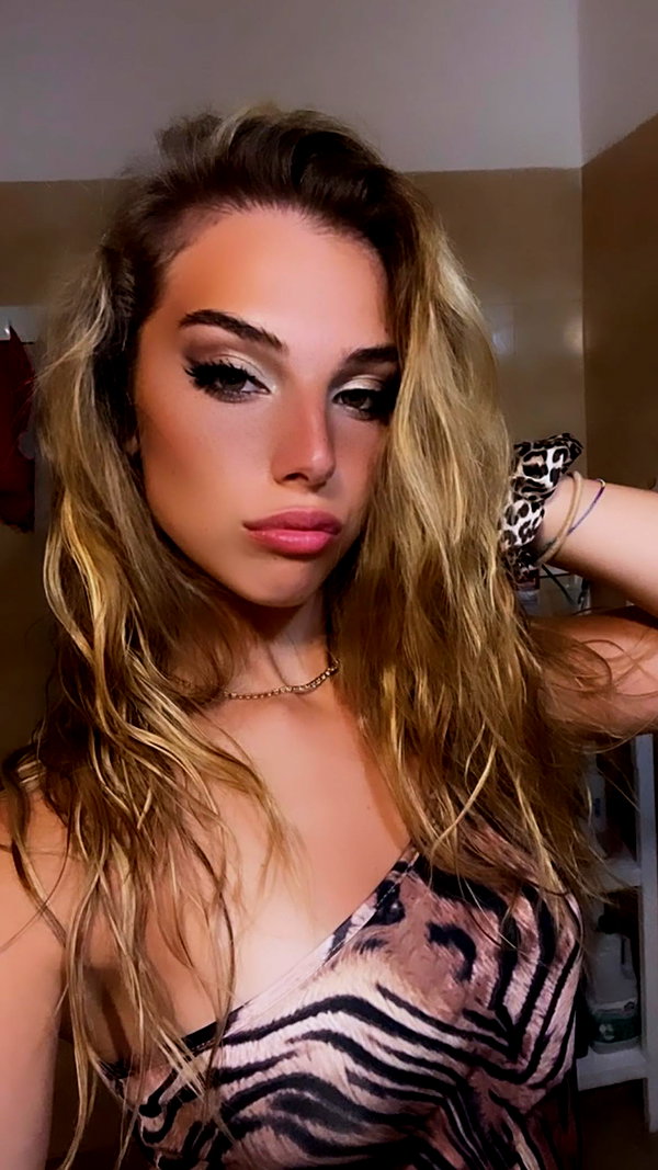 ariannachiaravalle_ instagram image archive image