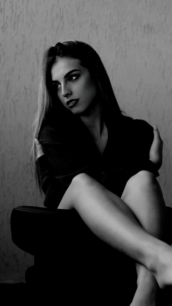 ariannachiaravalle_ instagram image archive image