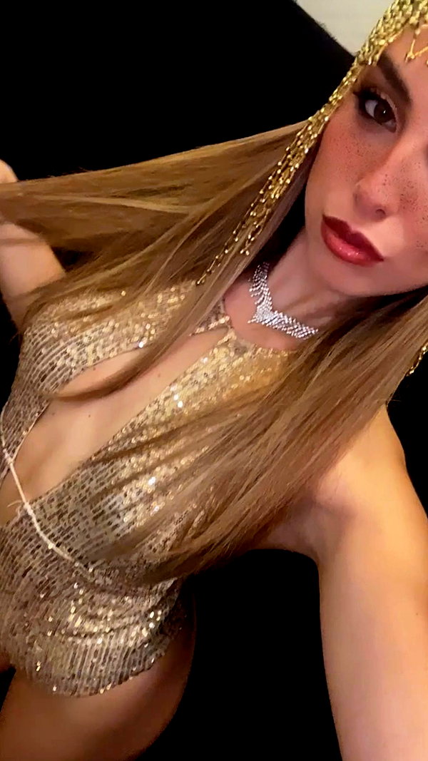 ariannachiaravalle_ instagram image archive image