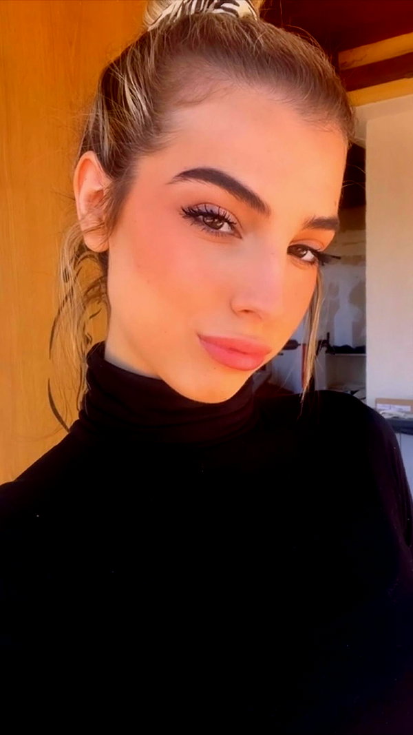 ariannachiaravalle_ instagram image archive image