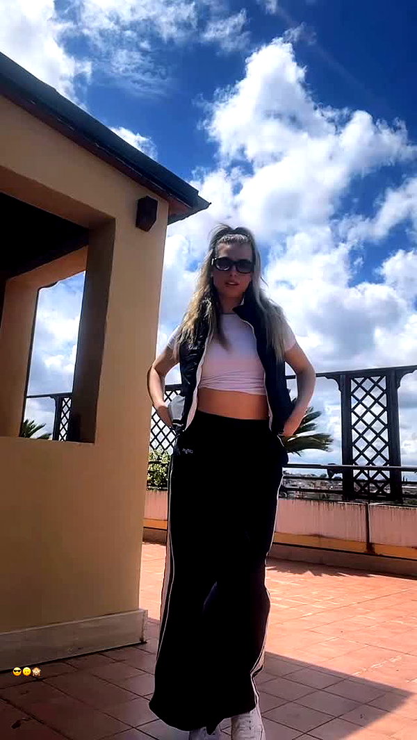 ariannachiaravalle_ instagram image archive image