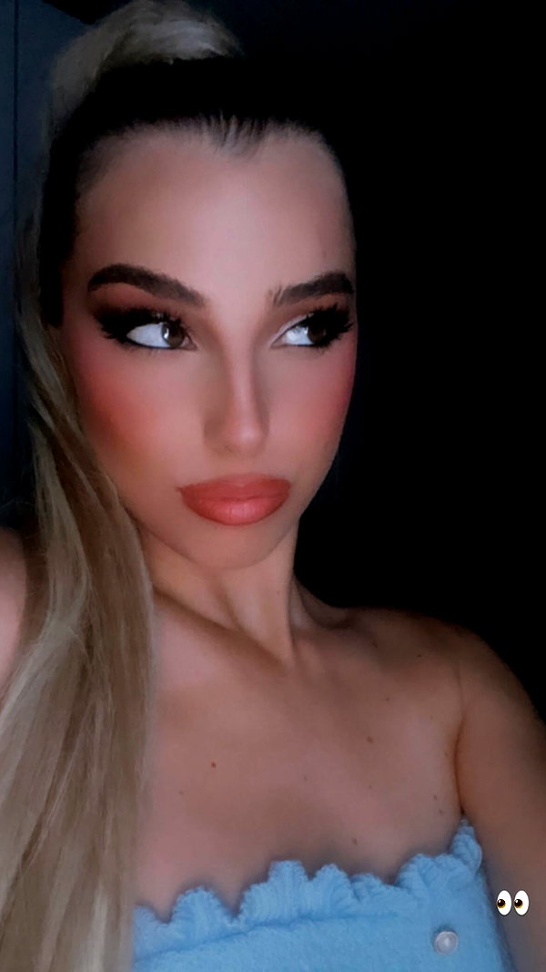 ariannachiaravalle_ instagram image archive image
