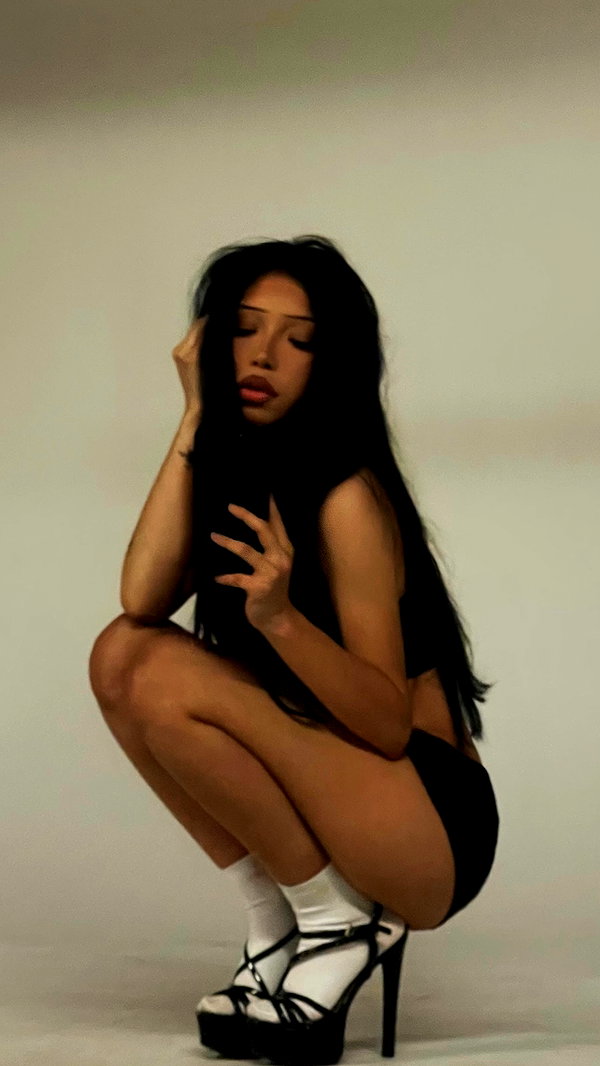arlettemonze arlettemonze archive image
