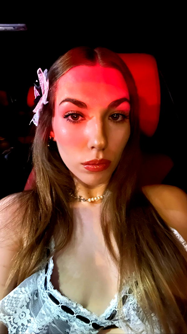armanitraylor instagram image archive image