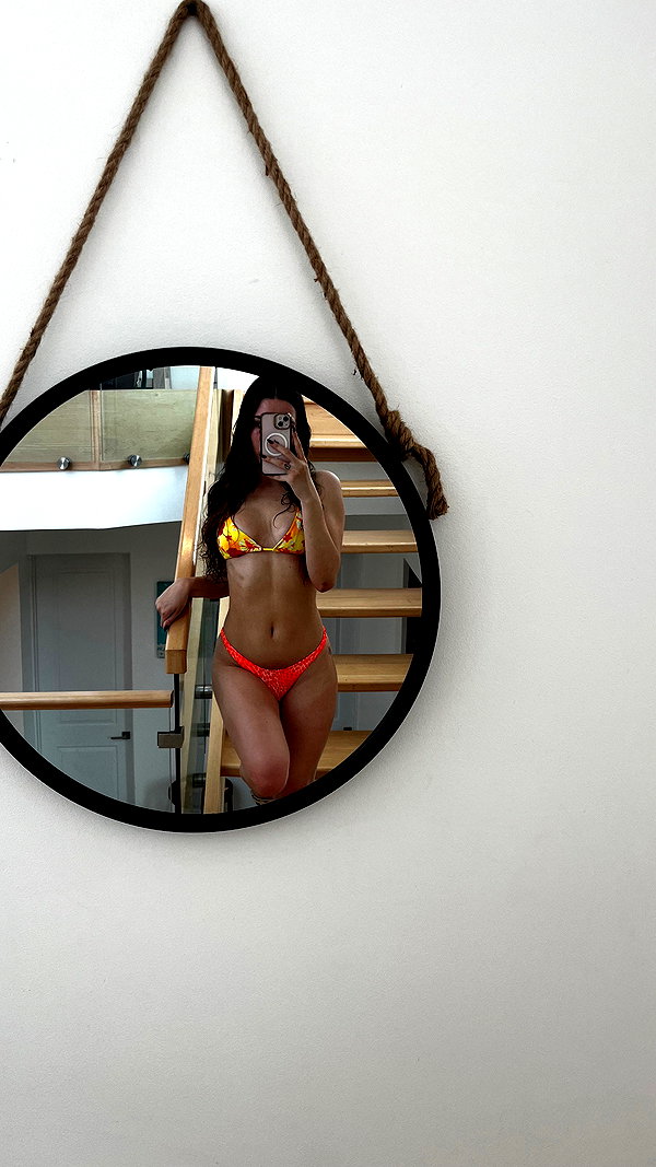 armanitraylor instagram image archive image