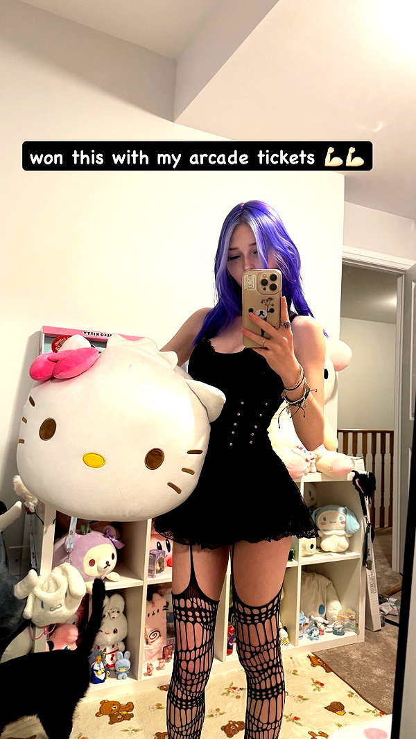 ashley.scarr instagram image archive image