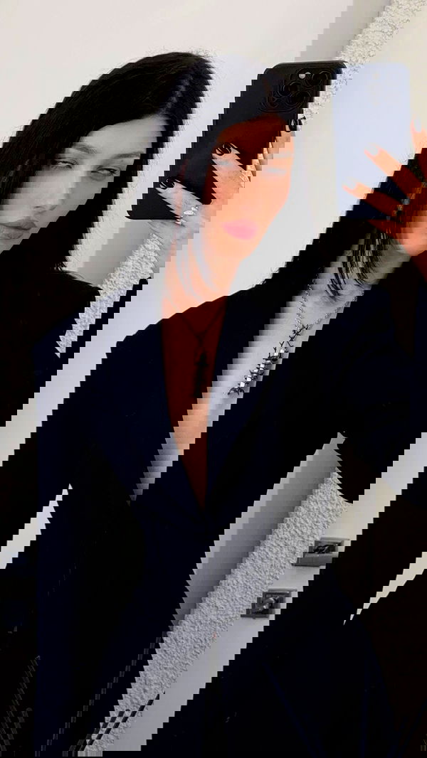 ayguldavlletova image ~ Altpins