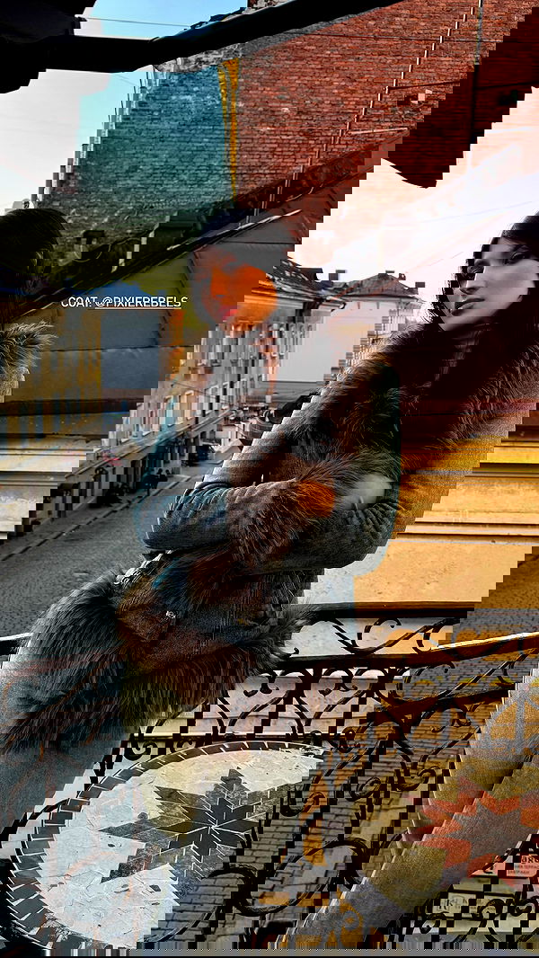 ayguldavlletova image ~ Altpins