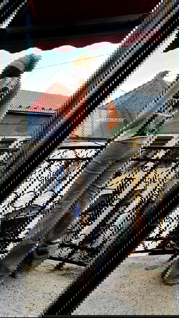 ayguldavlletova image ~ Altpins