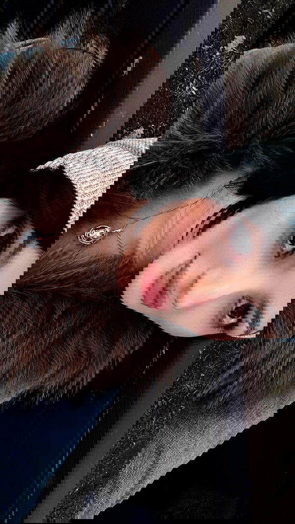 ayguldavlletova image ~ Altpins