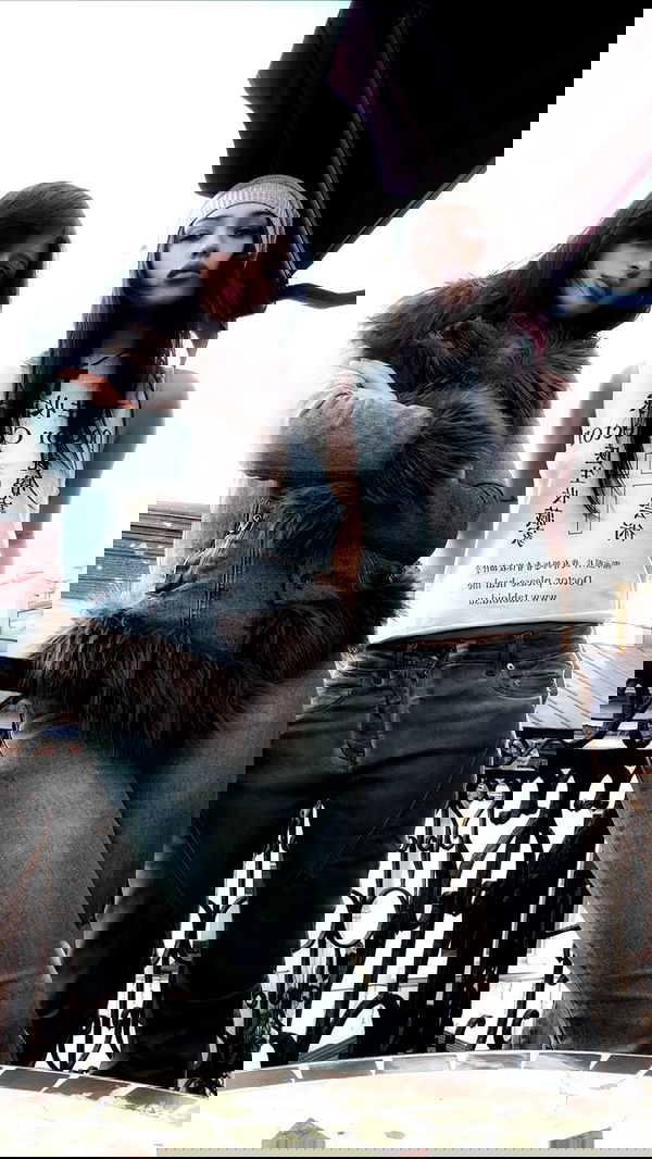 ayguldavlletova image ~ Altpins