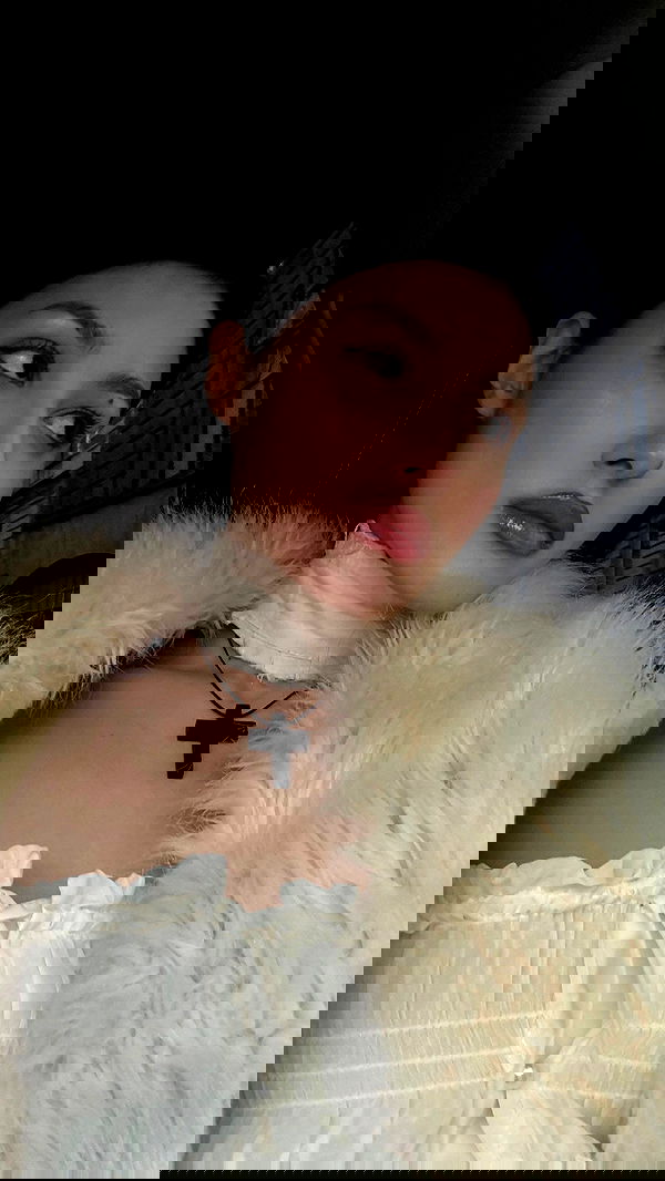 ayguldavlletova image ~ Altpins