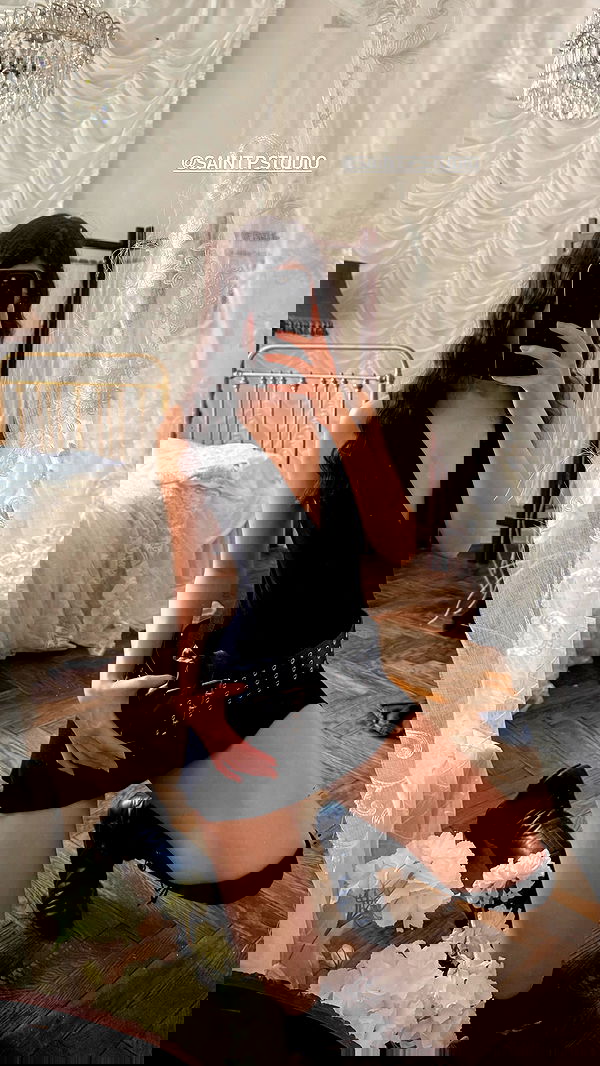 ayguldavlletova image ~ Altpins