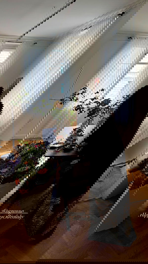 ayguldavlletova image ~ Altpins