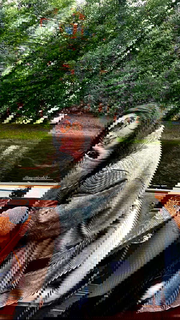 ayguldavlletova image ~ Altpins