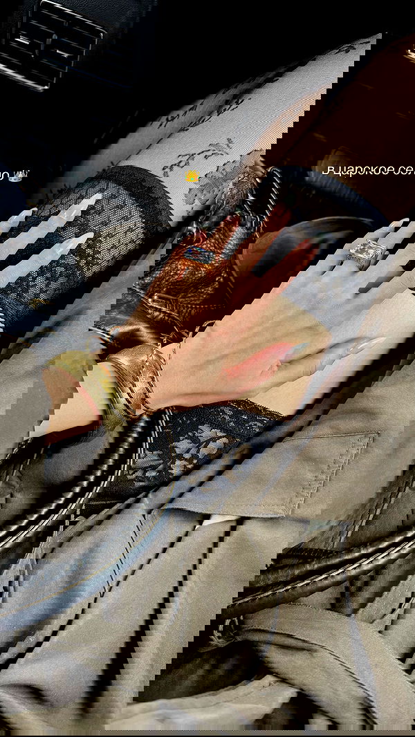 ayguldavlletova image ~ Altpins